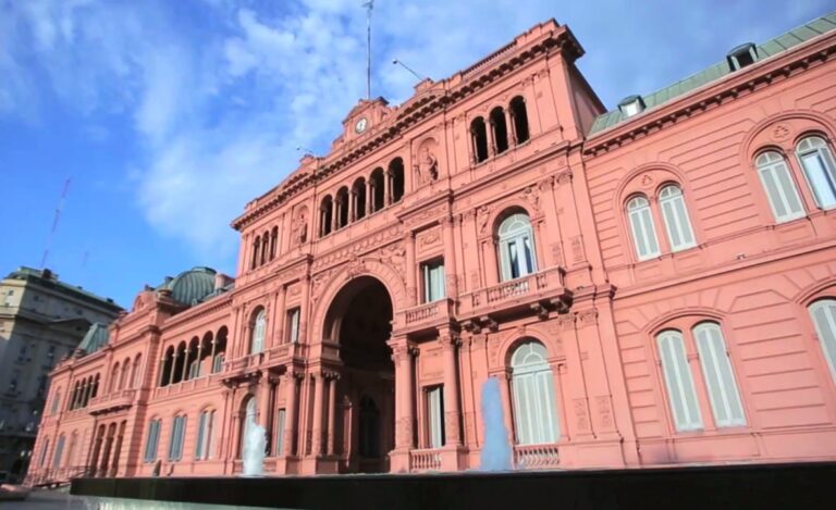 Fachada de la Casa Rosada en Buenos Aires