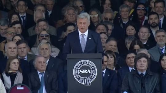 Nicolás Pino hablando en el acto de la Rural