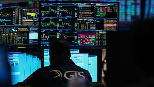 Gráfico del indicador de Riesgo País EMBI de JP Morgan con tendencia bajista