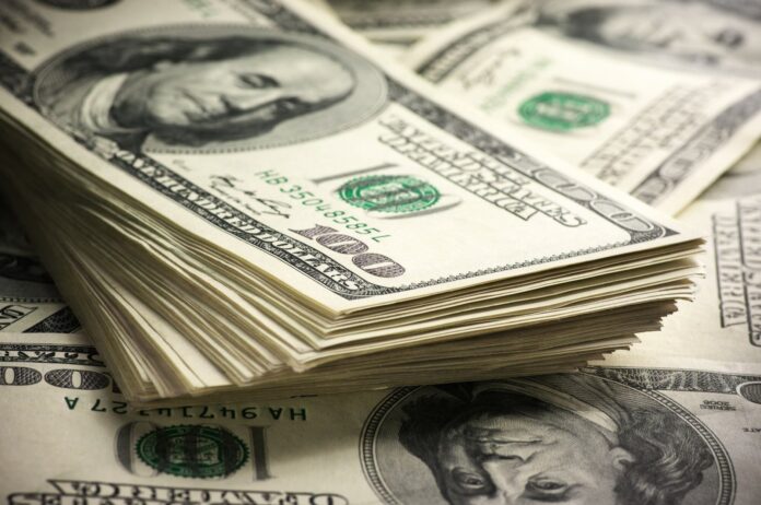 a-cuanto-abre-el-dolar-el-lunes-3-de-agosto Cotización del dólar en pizarra de banco