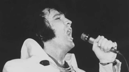 Elvis Presley en el escenario