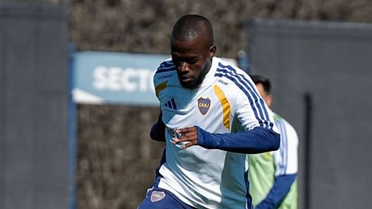Enner Valencia entrenando con Boca en Ezeiza