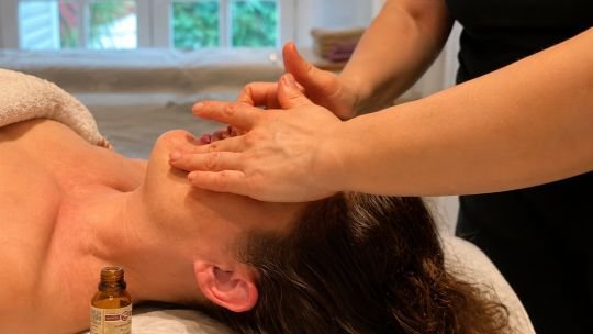 facialismo-masaje-facial-japones-propuesta-estetica-bienestar Sesión de facialismo y masaje facial japonés