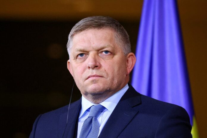 Robert Fico, primer ministro de Eslovaquia, en conferencia de prensa