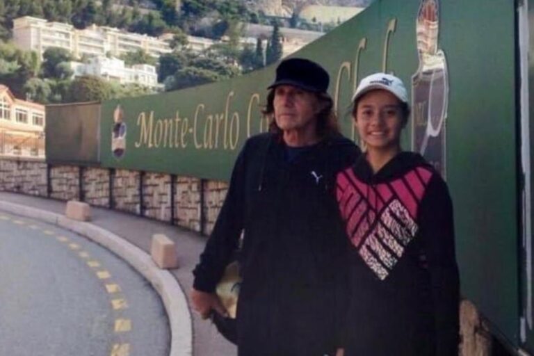 Andanin Vilas junto a su padre Guillermo Vilas en Montecarlo