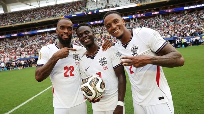 Ivan Toney durante un partido con la selección de Inglaterra