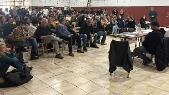 Reunión de negociación entre representantes gremiales y autoridades judiciales