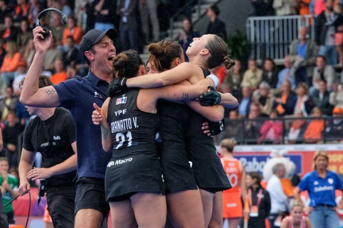 Las Leonas festejan tras vencer a Países Bajos en la final del Mundial de hockey 2026