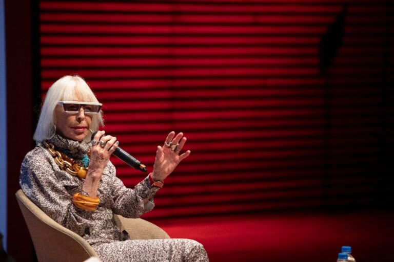 Marta Minujín durante la ceremonia en la que fue distinguida como Personalidad Emérita de la Cultura Nacional