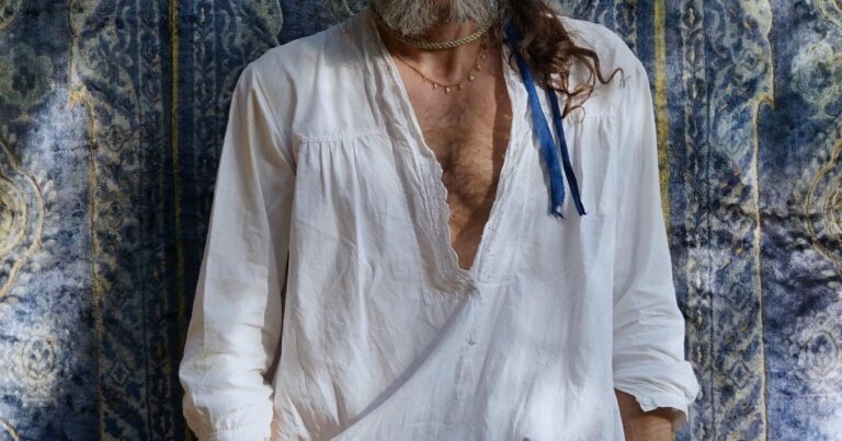 Miguel Adrover, diseñador de moda, en su estudio en Mallorca