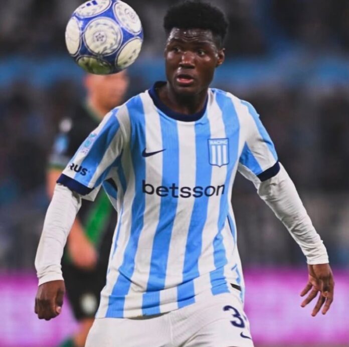 Alberto Campo durante su debut con Racing ante Banfield