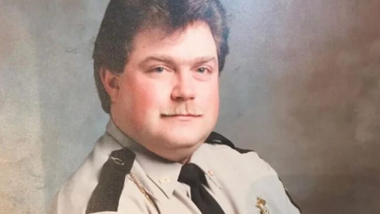 Richard Jewell, guardia de seguridad, en el Centennial Olympic Park durante los Juegos Olímpicos de 1996