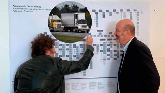 Camión Peterbilt 389 en una autopista de Estados Unidos