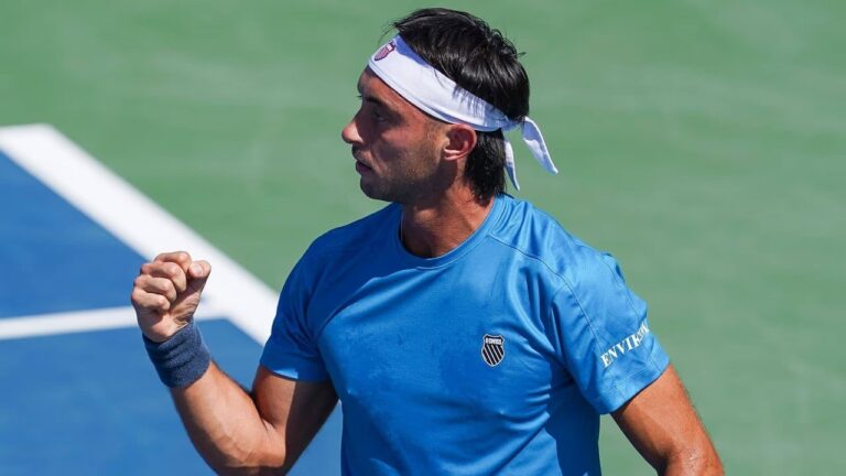 Thiago Tirante durante su partido de octavos de final del Masters 1000 de Montreal
