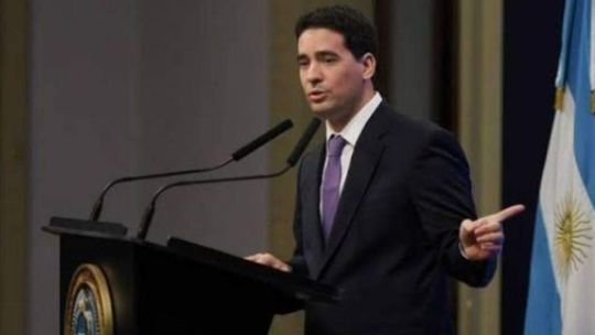 Adrián Ravier en conferencia de prensa en la Casa Rosada
