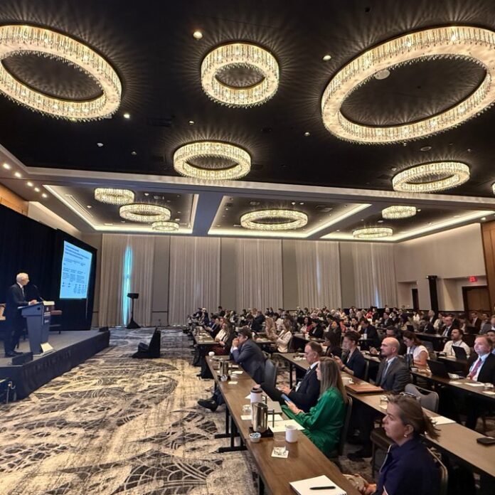 Ejecutivos y abogados durante la ALTA Aviation Law Americas Conference 2026 en Miami