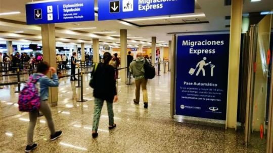 detuvieron-7-personas-adulterar-registros-migratorios-residencia-101-medicos-colombianos Detención de personas por adulteración de registros migratorios