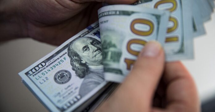 Cotización del dólar blue y dólar oficial en Argentina