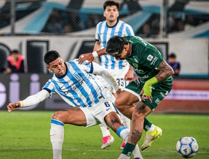 Marcos Rojo durante un partido con la camiseta de Racing