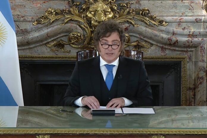 Presidente Javier Milei durante cadena nacional