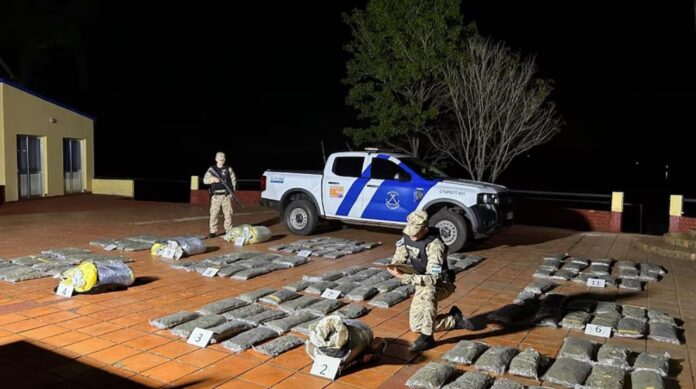 prefectura-secuestro-400-kilos-marihuana-misiones Prefectura Naval Argentina secuestró más de 400 kilos de marihuana en Misiones