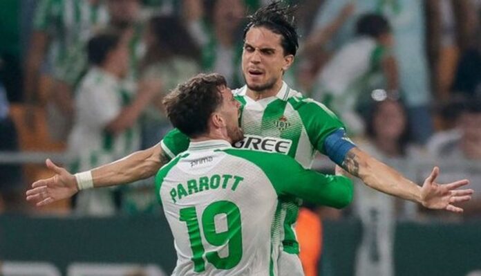 Jugadores de Real Madrid y Betis en el estadio La Cartuja