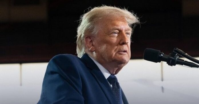 Donald Trump firma una orden ejecutiva